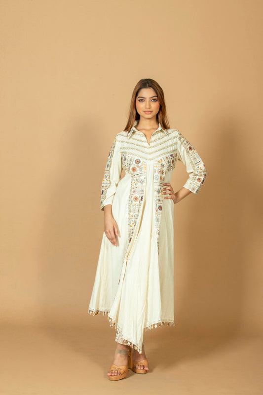 Women Off-White & Red Rose Embroidered Uneven Hem Kurta with Pant