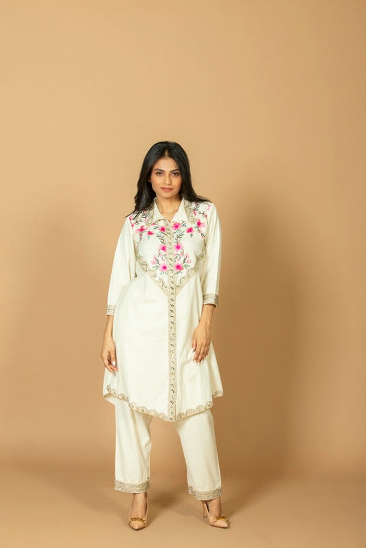 Women Off-White & Gold Ethnic Motifs Embroidered Kurti with Pant