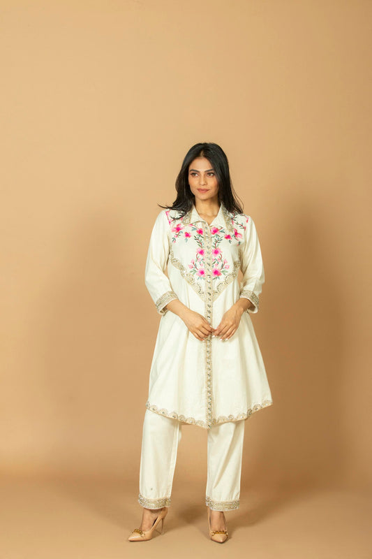 Women Off-White & Gold Ethnic Motifs Embroidered Kurti with Pant