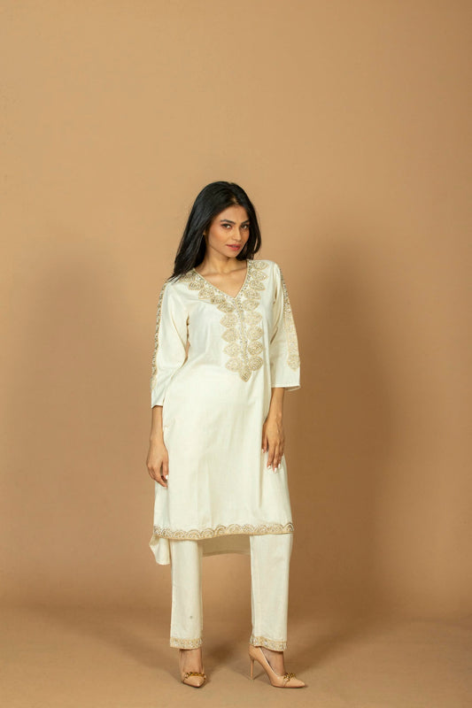 omen's Silk Blend Kurta with Pant Set, Mirror Work & Tassel Detail Ethnic Suit, Off-White