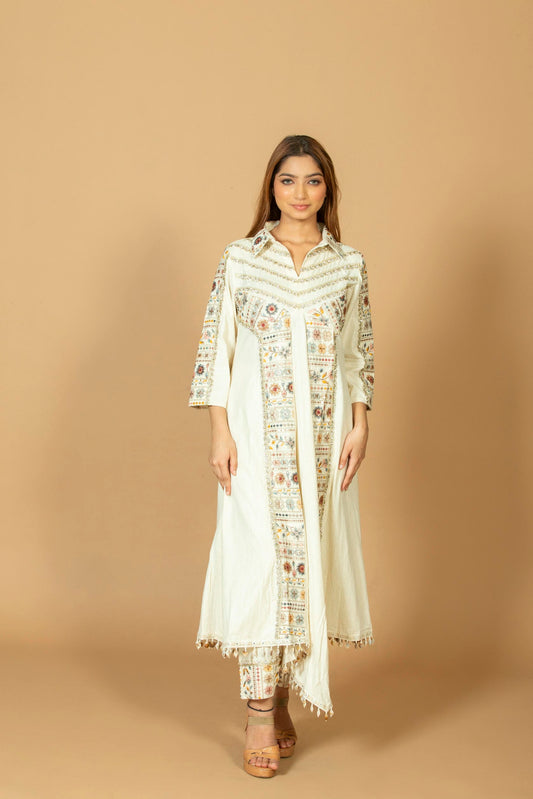 Women Off-White & Red Rose Embroidered Uneven Hem Kurta with Pant