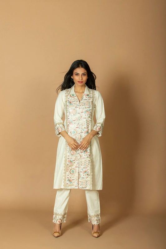 Women Cream-Coloured Scalloped Embroidered Straight Kurti with Pant